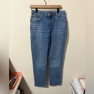 Women’s Slim Straight Jeans in Medium Blue Wash